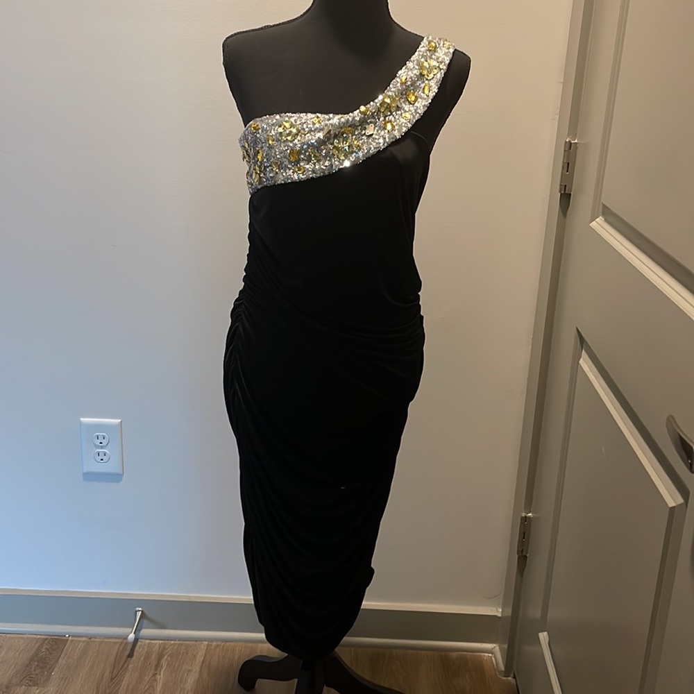 Black one shoulder dress - Picture 8 of 8